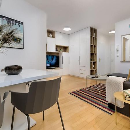 Aurelia'S Stylish Place With Free Parking 자그레브 외부 사진