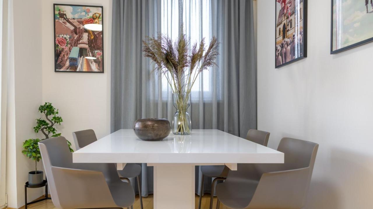 Aurelia'S Stylish Place With Free Parking 자그레브 외부 사진