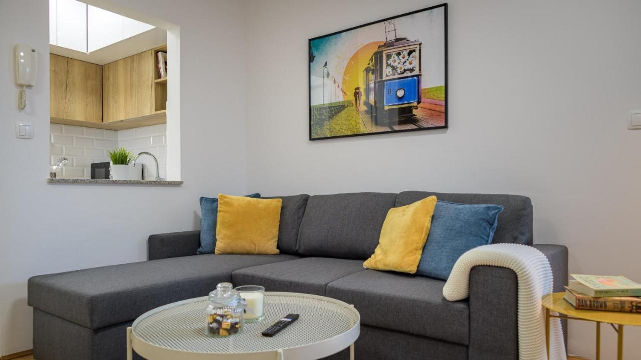 Aurelia'S Stylish Place With Free Parking 자그레브 외부 사진