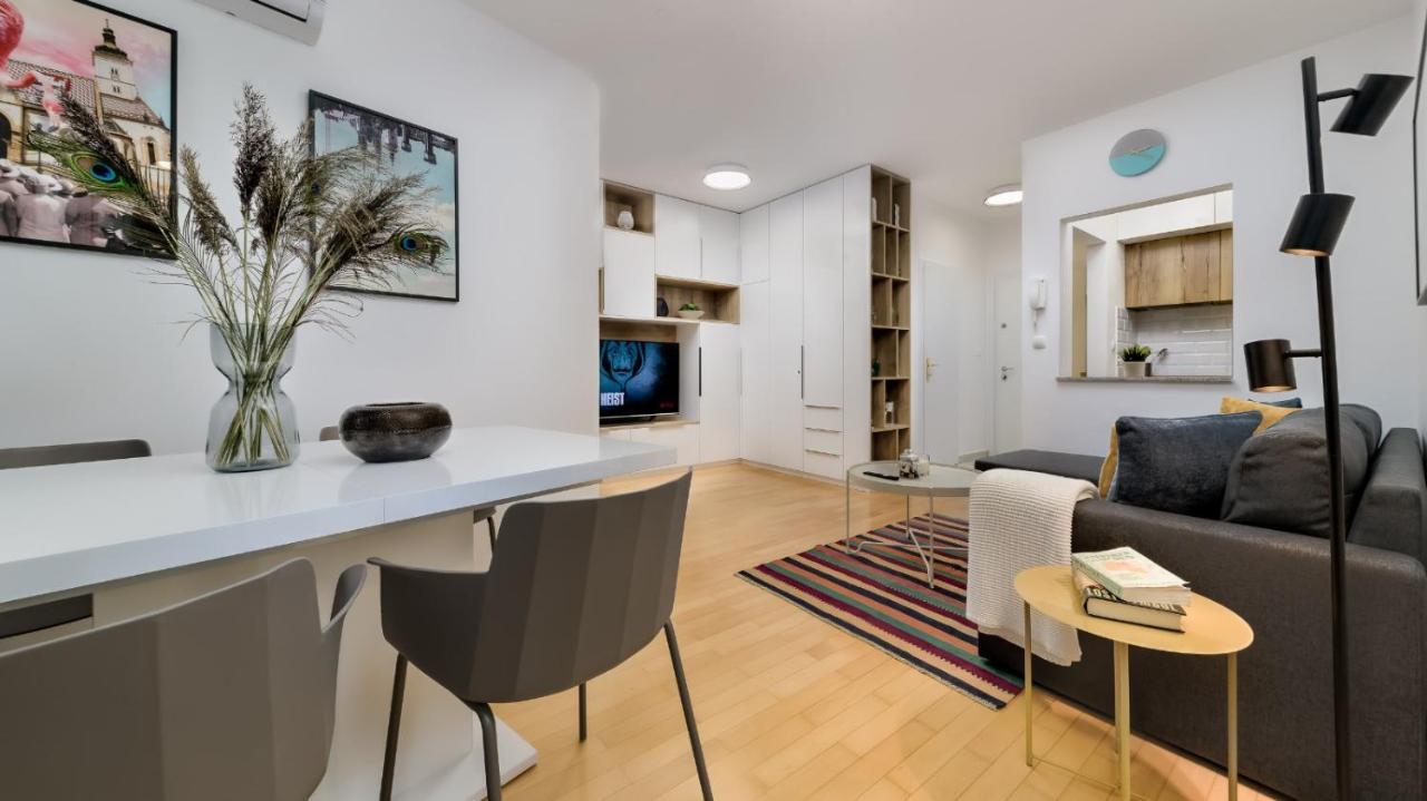 Aurelia'S Stylish Place With Free Parking 자그레브 외부 사진