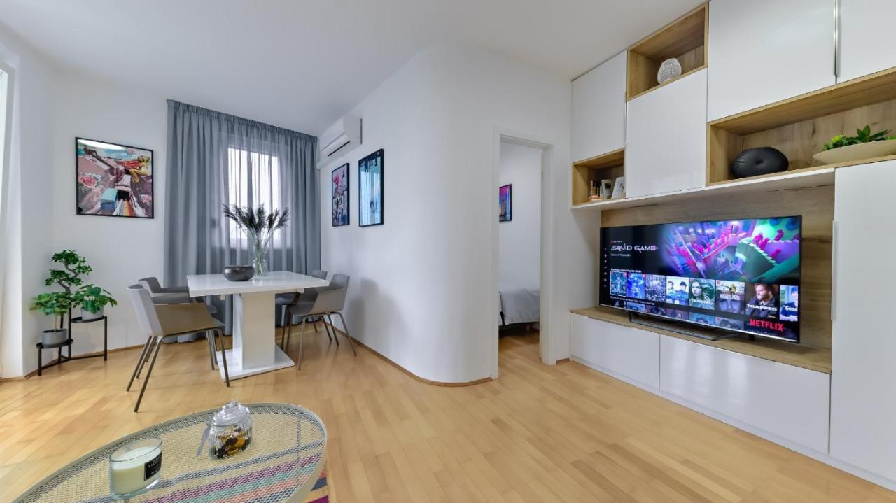 Aurelia'S Stylish Place With Free Parking 자그레브 외부 사진